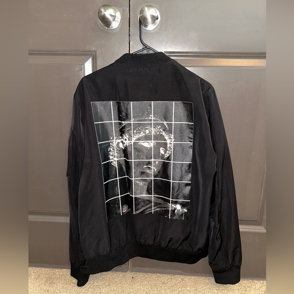 Forever 21 Black Bomber Jacket Sleek Minimalist Design